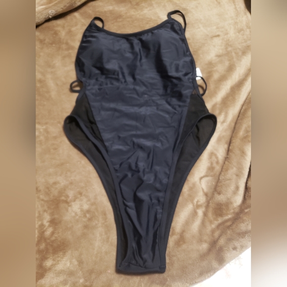 Sexy one piece swimsuit - Picture 12 of 12